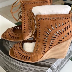 Jeffery Campbell Rodillo-Hi tan sandals *size7*